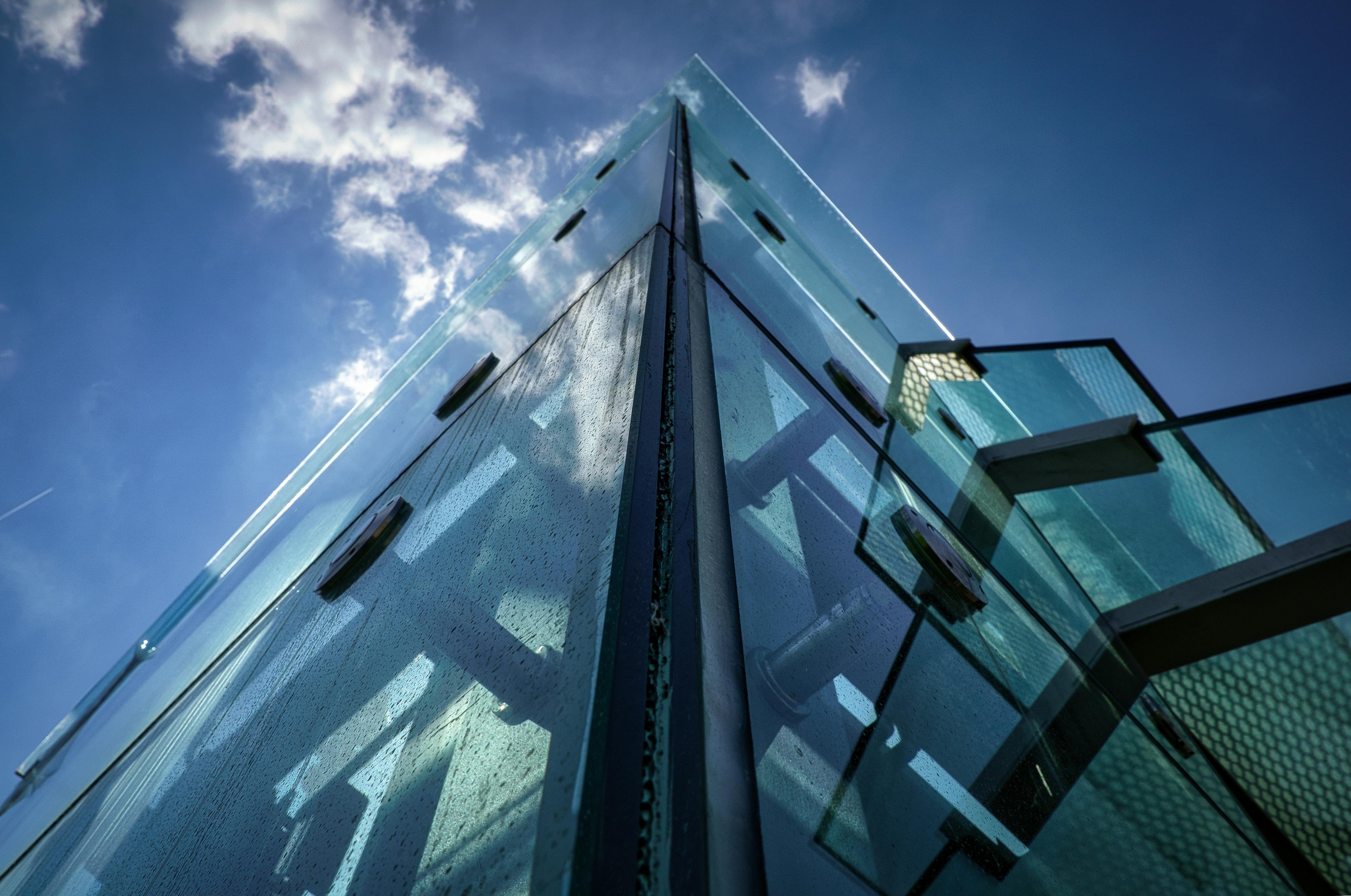 Spider Glazing & Glass Facade Systems — 11